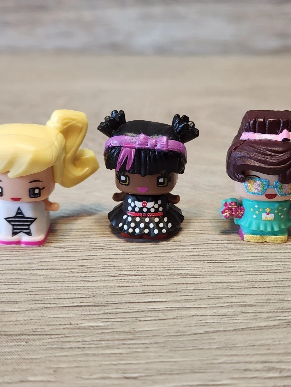 Mini Mixie Q figures 3 figures